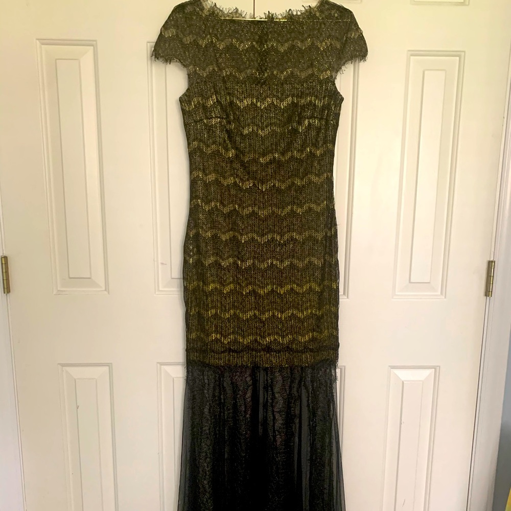 Tadashi Shoji Gold and Black Lace  Dress Sz 6 Prom Evening